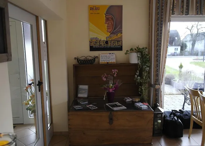 Oda ve Kahvaltı Pit Lane 