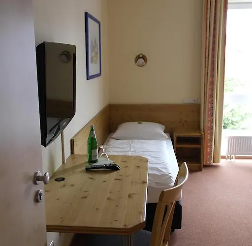 Oda ve Kahvaltı Pit Lane 