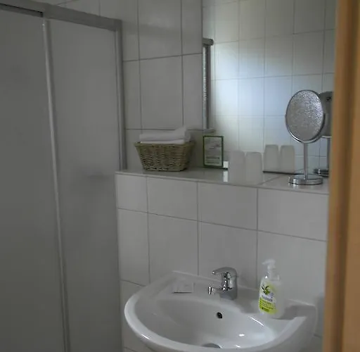 Oda ve Kahvaltı Pit Lane 