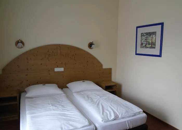 לינה וארוחת בוקר Pit Lane 