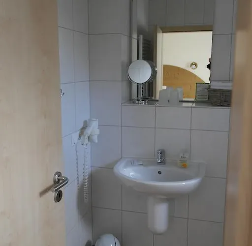 לינה וארוחת בוקר Pit Lane 