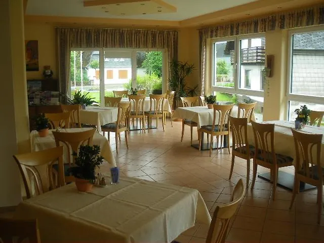 לינה וארוחת בוקר Pit Lane 