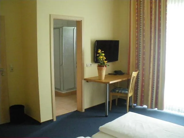 לינה וארוחת בוקר Pit Lane 